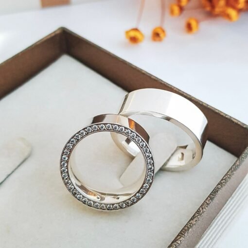 PAR DE ALIANÇAS TULUM CRAVEJADA 5MM